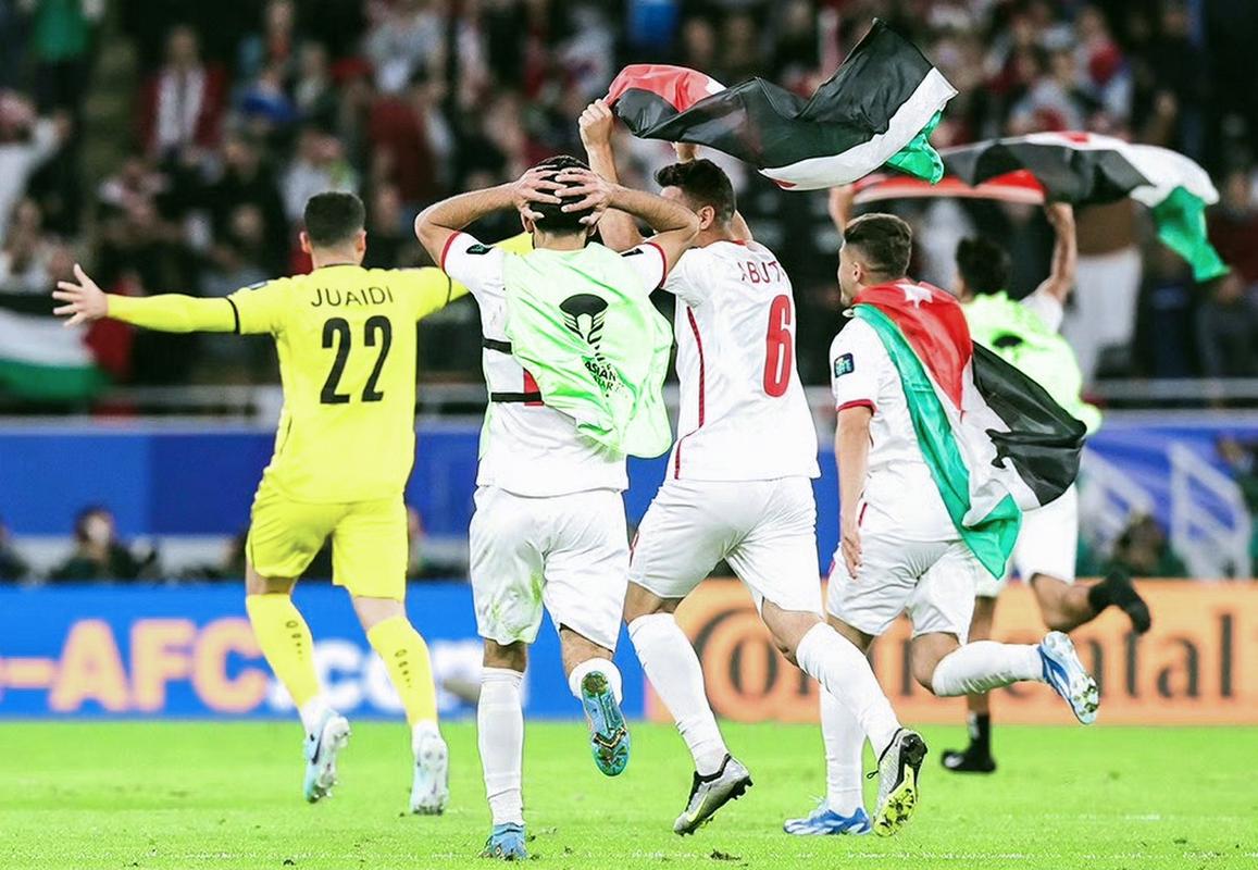 卡塔尔和伊朗足球队哪个厉害（卡塔尔和伊拉克足球谁厉害）