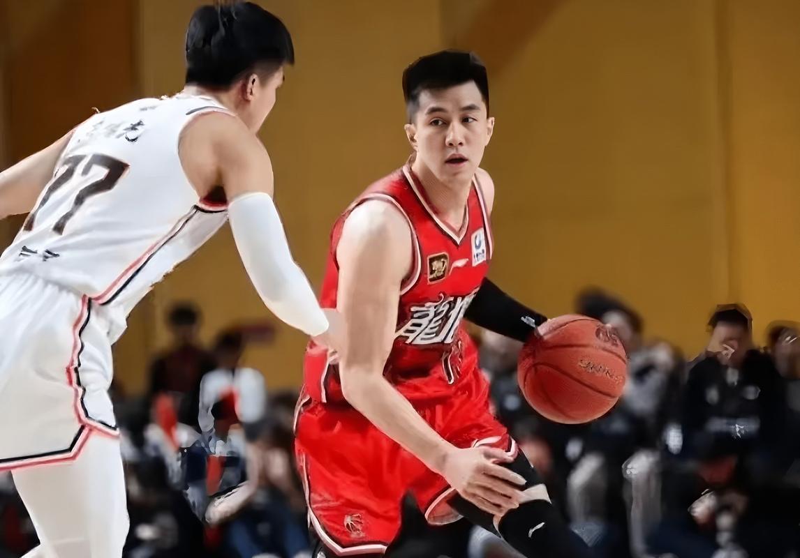 CBA最新动态，带来广东男篮新外援、辽宁男篮新大外援以及北京男篮教练员的最新消息！