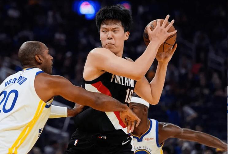 大逆转首功!杨瀚森9中6拿14+11+3助3帽&0犯规0失误+24全场最高