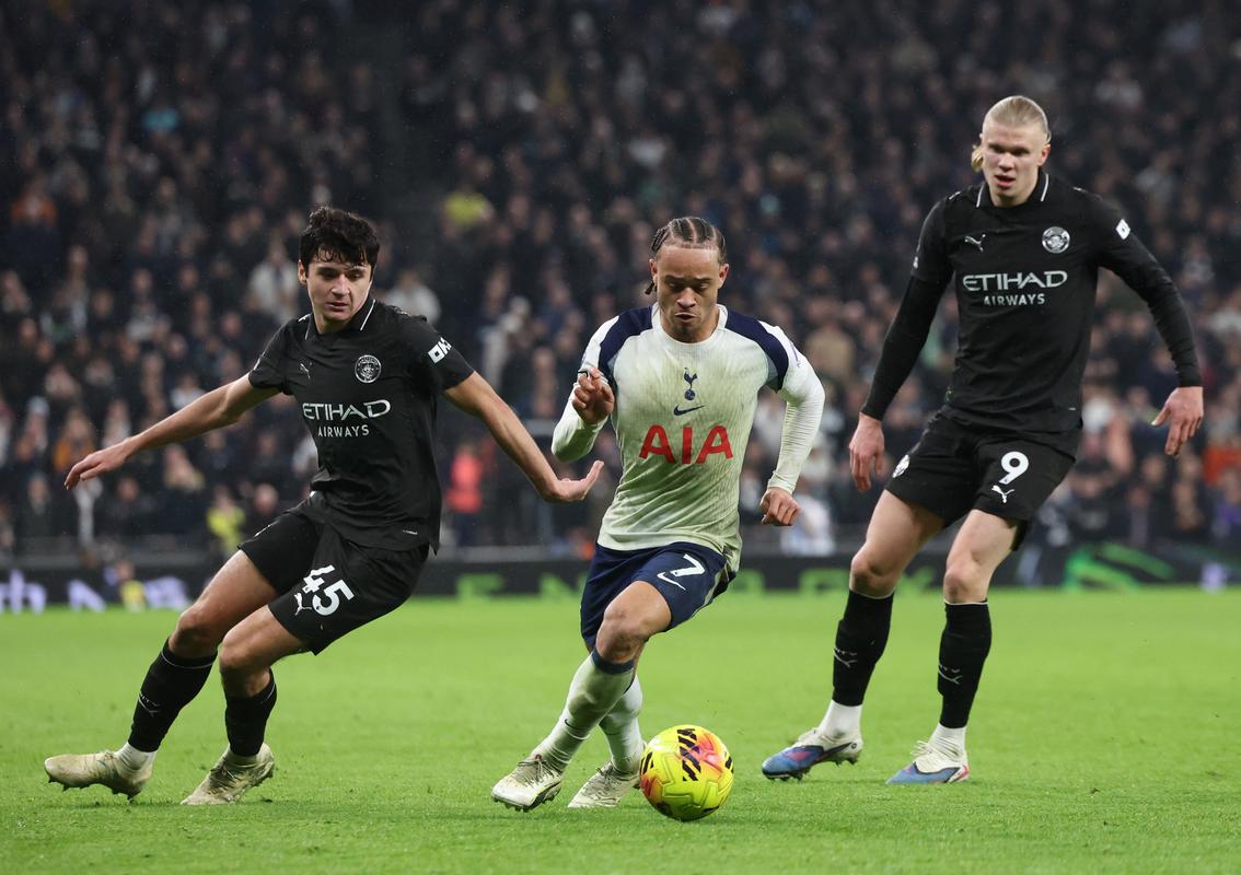 自由落体热刺上次赢球还是去年，英超13轮不胜换帅也没起色