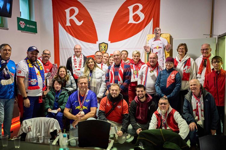 ESPN：曼联有意莱比锡后卫卢克巴，转会费最高可能达6900万镑