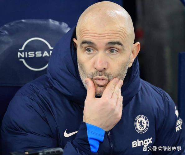 希勒：切尔西已投入巨额资金却仍未解决门将和中卫问题，令人困惑