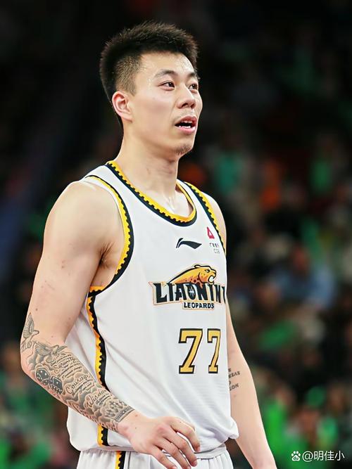 白边:张镇麟我叫他“CBA伦纳德”偰李永炜会成CBA最好后卫之一
