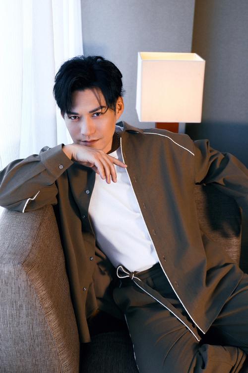 明星蓝血人又+1！演员严屹宽喊话范志毅：大将军，申花队球迷诶