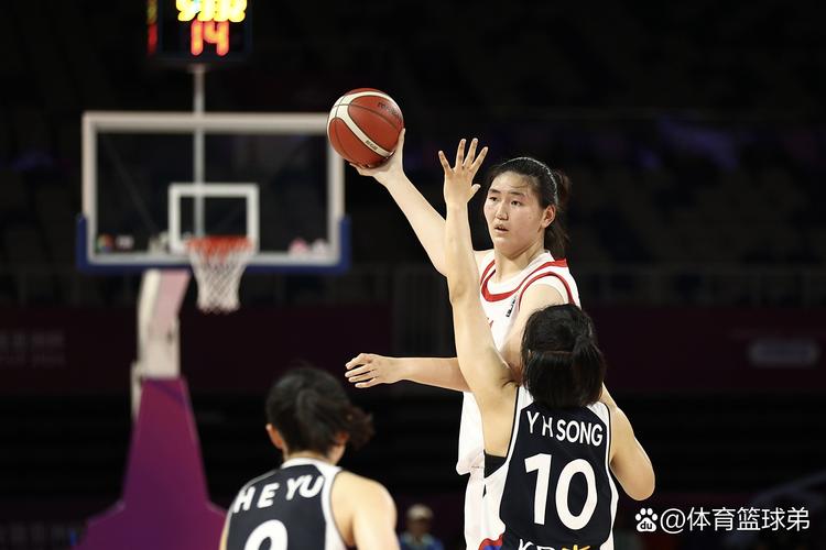 爆冷掀翻卫冕冠军!女篮2米王牌闪耀,才26岁,宫鲁鸣该给她机会