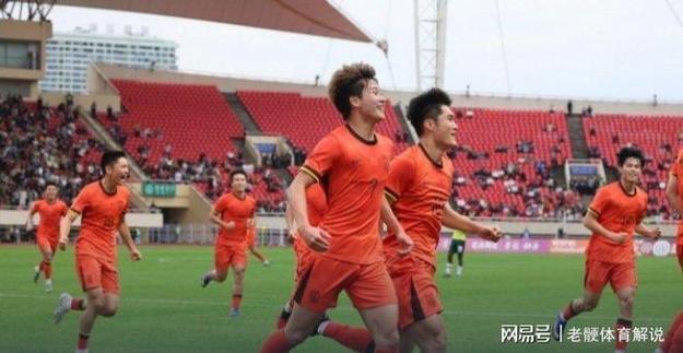 杨铭锐梅开二度,中国U19男足2比4负于澳大利亚U19男足