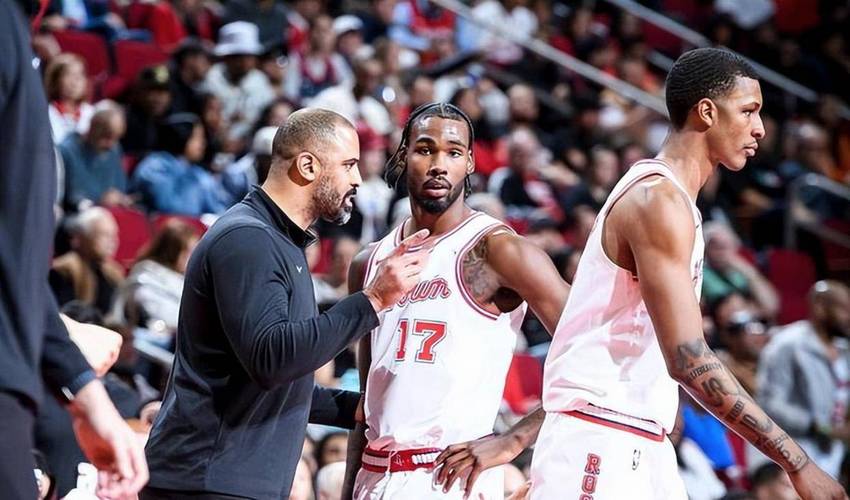 火箭对阵雄鹿前瞻乌度卡与里弗斯两位主帅较量会有什么激烈火花