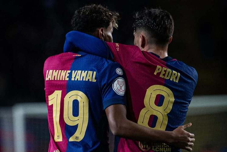 41岁卡索拉：非常欣赏佩德里才向他要球衣他是同龄世界最佳之一