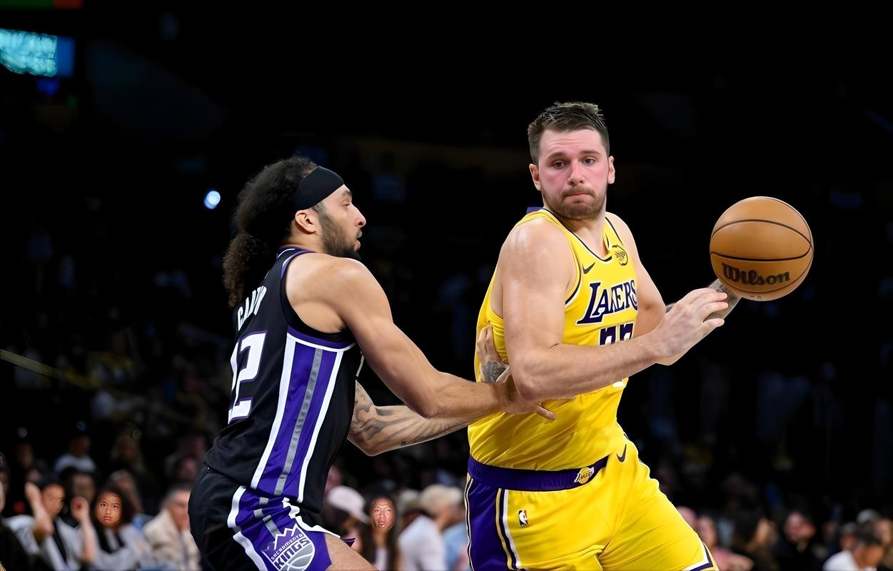 詹姆斯创两项历史第1神迹，湖人4连胜！东契奇刷爆纪录，哈登17分