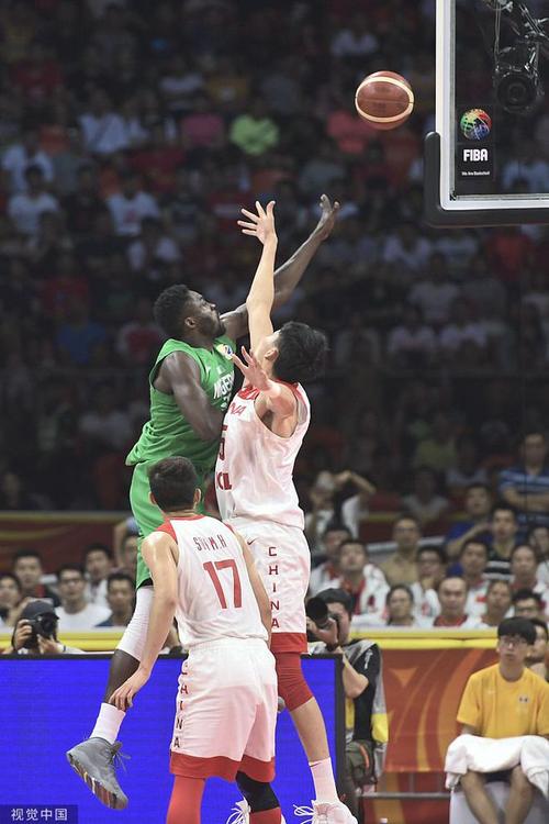 文班亚昕难救主！徐昕狂送6记大帽镇守篮下另5中4拿13分10板2助